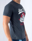 Imagen de lado playera cuello redondo con diseño de moto color gris oxford marca Bros Club
