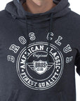 Imagen de acercamiento a sudadera cerrada con estampado color gris oxford para hombre marca Bros Club