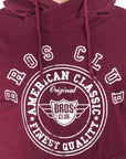 Imagen de acercamiento a sudadera cerrada con estampado color vino para hombre marca Bros Club