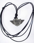 Imagen de collar alas Bros con cordón de piel negra