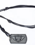 Imagen de collar placa con cordón de piel negra
