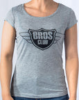 Imagen de frente playera cuello redondo con logo Bros Club color gris para mujer marca Bros Club