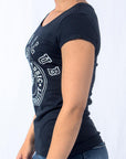 Imagen de lado playera cuello redondo con logo classic color marino para mujer marca Bros Club