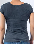 Imagen de back playera cuello redondo lisa color gris oxford para mujer marca Bros Club