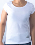 Imagen de frente playera cuello redondo lisa color blanco para mujer marca Bros Club