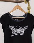 Playera de mujer con diseño de calavera con alas