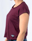 Imagen de lado playera sin mangas lisa color vino para mujer marca Bros Club