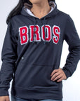 Imagen de frente sudadera color azul marino con logo de toalla de mujer marca Bros Club