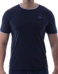 Playera bicolor de cuello redondo con silueta de logo bordado