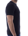 Playera bicolor de cuello redondo con silueta de logo bordado
