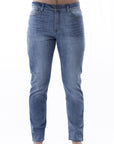 Pantalón de mezclilla stretch corte regular fit