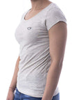 Playera de cuello redondo con silueta de logo bordado
