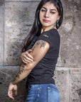 Playera mujer manos de calaca