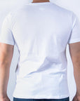 Imagen trasera de playera cuello redondo con logo classic color blanco marca Bros Club