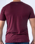 Imagen de espalda playera cuello redondo con diseño de moto color vino marca Bros Club