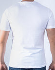 Imagen de espalda playera cuello redondo con diseño de moto color blanco marca Bros Club