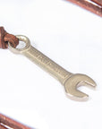 Imagen de llave con collar de piel café