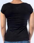 Imagen de espalda playera cuello redondo con logo Bros Club color negro para mujer marca Bros Club