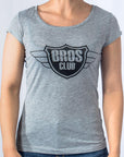 Imagen de frente playera cuello redondo con logo Bros Club color gris para mujer marca Bros Club