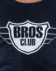 Imagen de acercamiento de playera cuello redondo con logo Bros Club color marino para mujer marca Bros Club