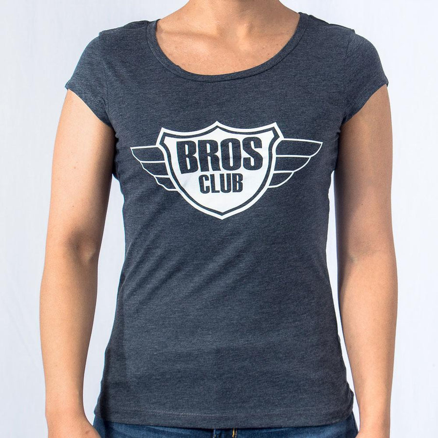 Imagen de frente playera cuello redondo con logo Bros Club color gris oxford para mujer marca Bros Club