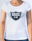 Imagen de frente playera cuello redondo con logo Bros Club color blanco para mujer marca Bros Club