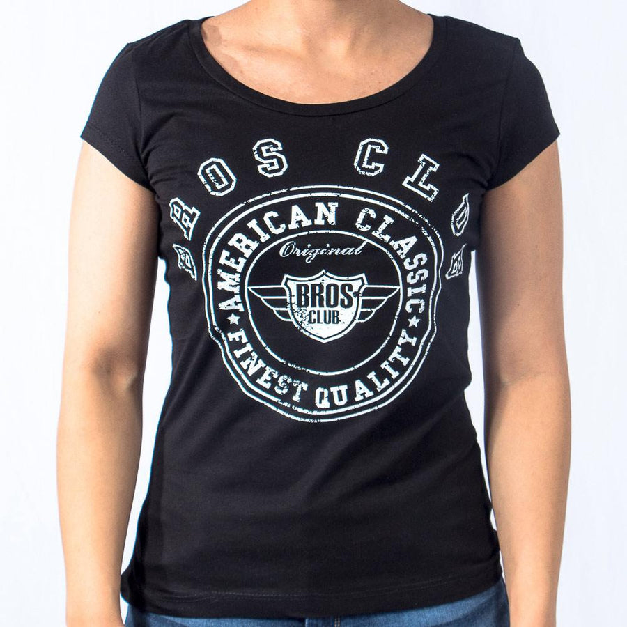 Imagen de frente playera cuello redondo con logo classic color negro para mujer marca Bros Club