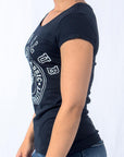 Imagen de lado playera cuello redondo con logo classic color marino para mujer marca Bros Club