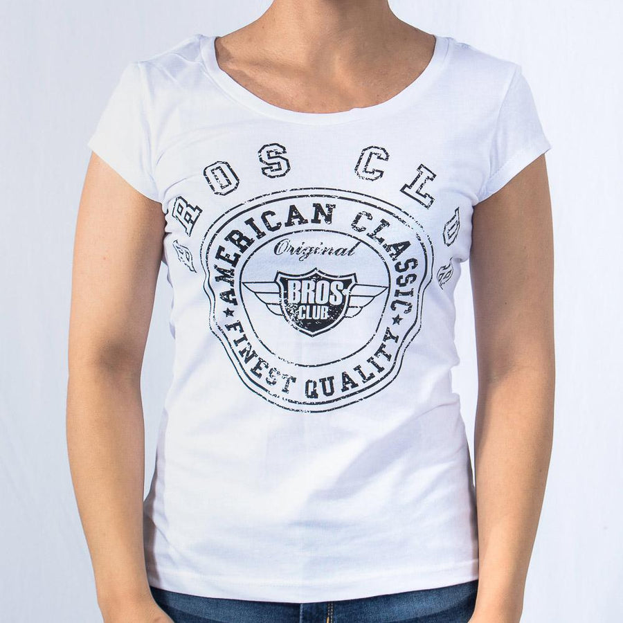 Imagen de frente playera cuello redondo con logo classic color blanco para mujer marca Bros Club